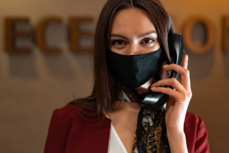 Скрипти для адміністратора клініки: як перша розмова перетворює дзвінок на запис